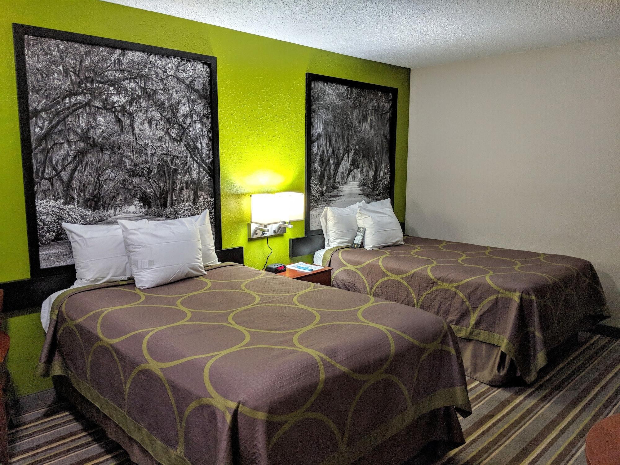 Super 8 By Wyndham Lake City Exteriér fotografie