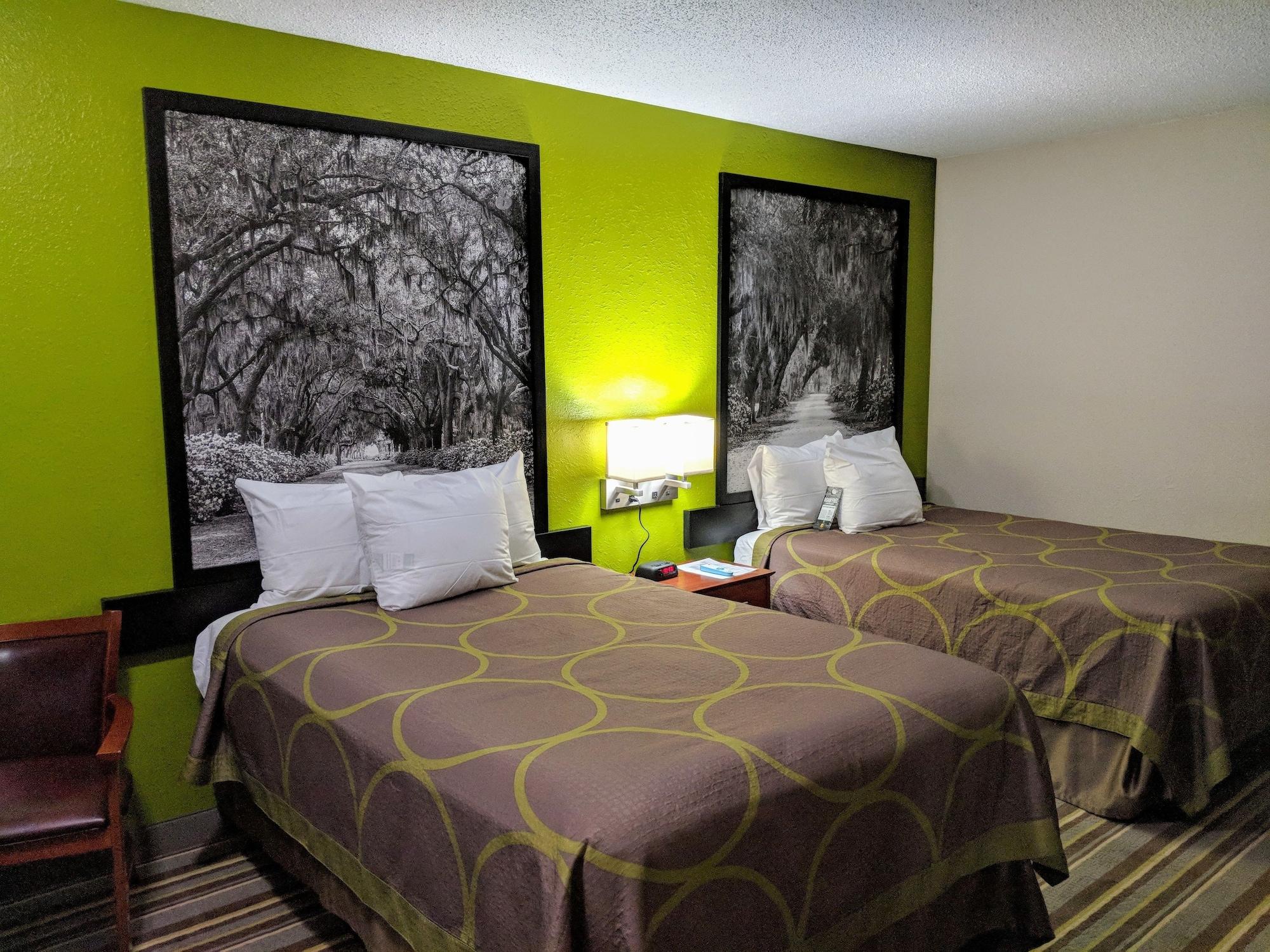 Super 8 By Wyndham Lake City Exteriér fotografie