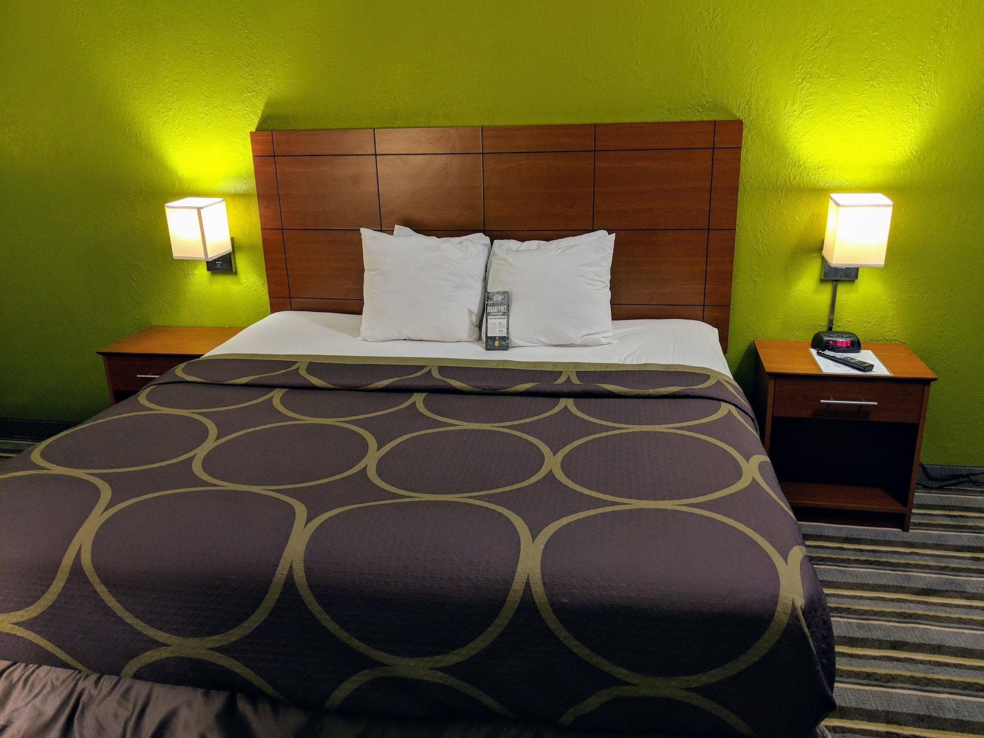 Super 8 By Wyndham Lake City Exteriér fotografie