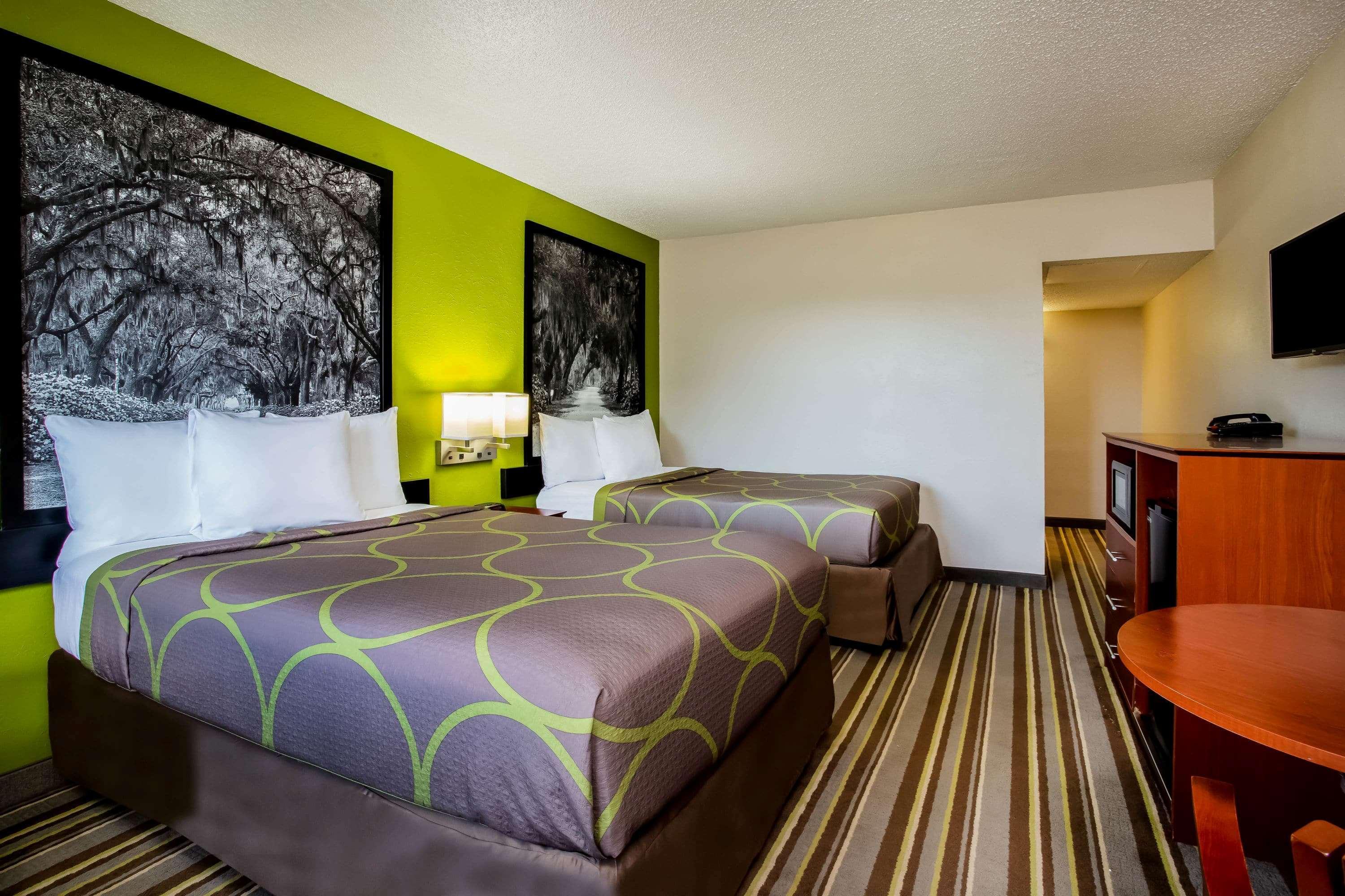 Super 8 By Wyndham Lake City Exteriér fotografie
